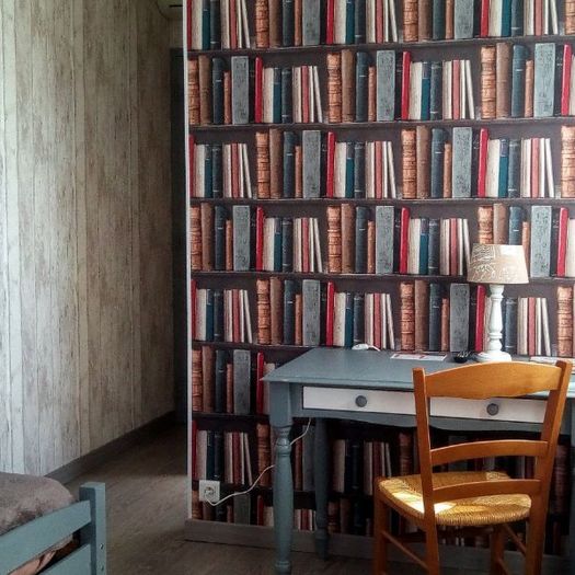 Bureau bibliothèque grande chambre d’hôtel